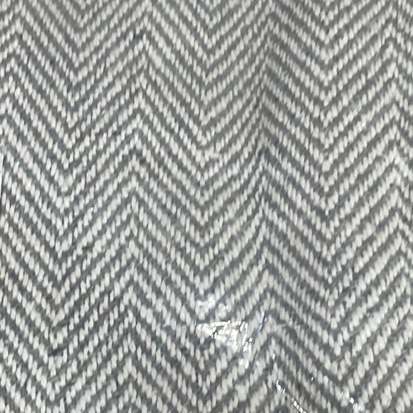 Thirty-One Fringe THROW Blanket GRAY CHEVRON 50 x 60 Cotton Blend RETIRED New! - Picture 4 of 7